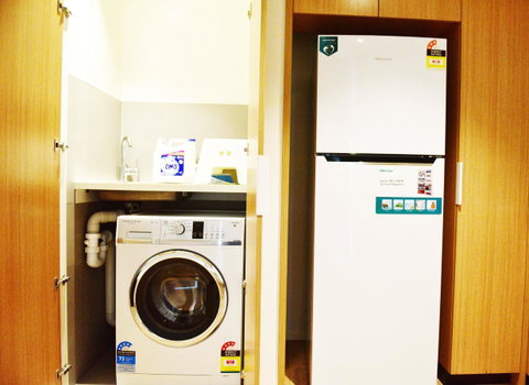 Superb Habour View/ Stylish Apartment / Landmark Building/ Free Tram - Accommodation Sunshine Coast 15