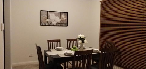 The Gallery Hours - Accommodation Sunshine Coast 11