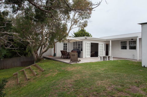 Sorrento Beach House - Perfect Spot And NEW Pool - Accommodation Sunshine Coast 7