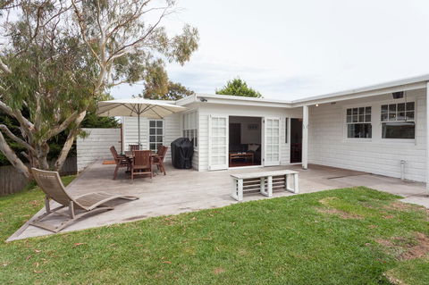 Sorrento Beach House - Perfect Spot And NEW Pool - Accommodation Sunshine Coast 12