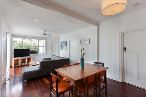 Sorrento Beach House - Perfect Spot And NEW Pool - Accommodation Sunshine Coast 6