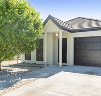 Black Lotus Townhouse - Accommodation Sunshine Coast