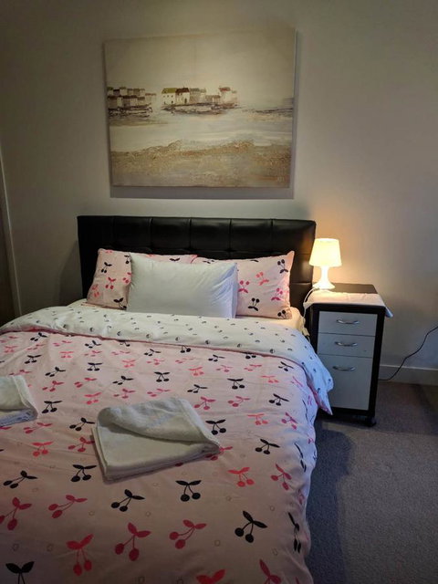 Camberwell Burke Road Apartment - Accommodation Sunshine Coast 2