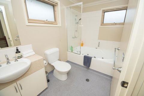 The Pitch - Accommodation Sunshine Coast 21