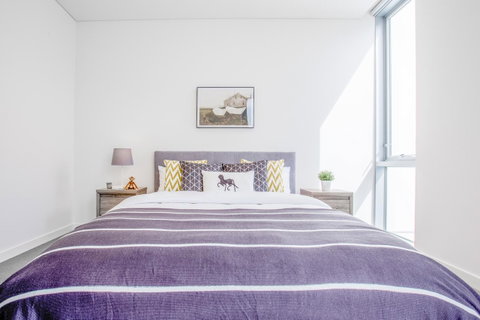 Docklands Waterfront Luxury Villa - Accommodation Sunshine Coast 12
