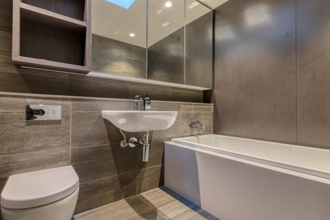 Docklands Waterfront Luxury Villa - Accommodation Sunshine Coast 17