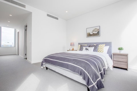 Docklands Waterfront Luxury Villa - Accommodation Sunshine Coast 22