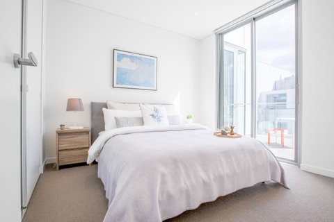 Docklands Waterfront Luxury Villa - Accommodation Sunshine Coast 23