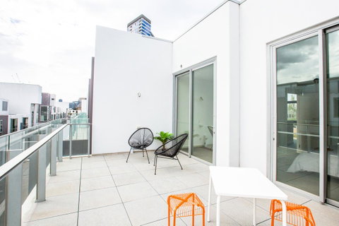 Docklands Waterfront Luxury Villa - Accommodation Sunshine Coast 37