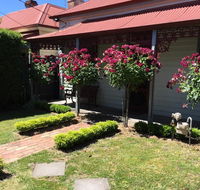 Airleigh-Rose Cottage - Accommodation Sunshine Coast