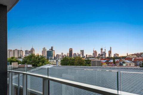 District Apartments Fitzroy - Accommodation Sunshine Coast 3