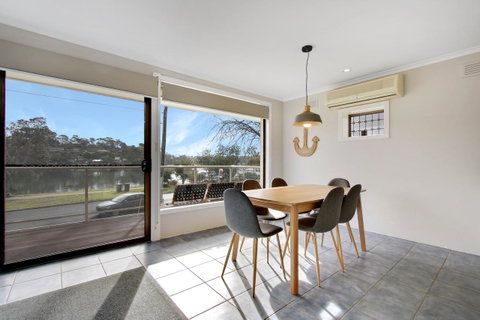 Hybiscus Waterfront Apartments - Accommodation Sunshine Coast 4