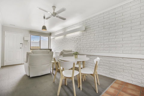 Hybiscus Waterfront Apartments - Accommodation Sunshine Coast 26