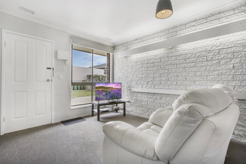 Hybiscus Waterfront Apartments - Accommodation Sunshine Coast 27