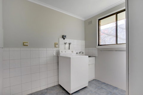 Hybiscus Waterfront Apartments - Accommodation Sunshine Coast 9