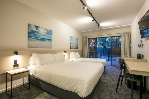 Nightcap At Kawana Waters Hotel - Accommodation Sunshine Coast 1