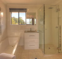 Dolphin Waters - Accommodation Sunshine Coast