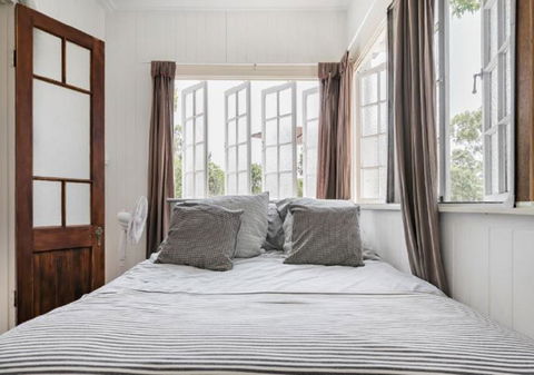 Lake Weyba Noosa Lodge & Kangaroos - Accommodation Sunshine Coast 9