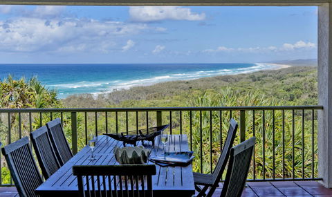 Whale Watch Ocean Beach Resort - Accommodation Sunshine Coast 1