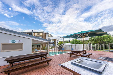 Whale Watch Ocean Beach Resort - Accommodation Sunshine Coast 2