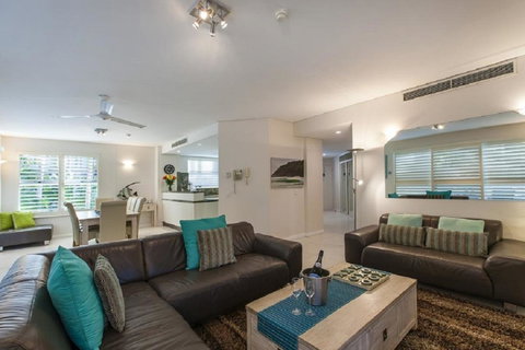 Emerald Noosa - Accommodation Sunshine Coast 14