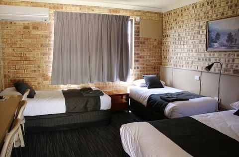 Clermont Country Motor Inn - Accommodation Sunshine Coast 7