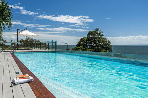 Oaks Redcliffe Mon Komo Suites - Accommodation Sunshine Coast 8