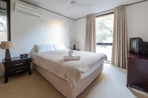 The Hastings Beach Houses - Accommodation Sunshine Coast 14
