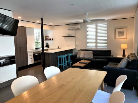 The Hastings Beach Houses - Accommodation Sunshine Coast 7