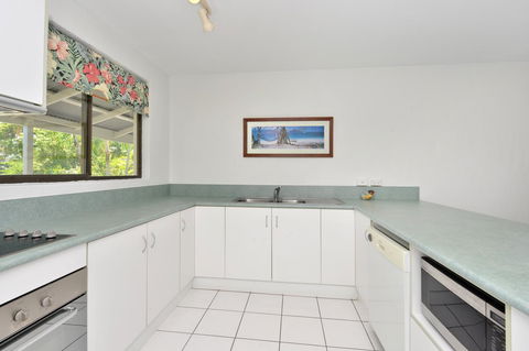 Seascape Holidays At Beachfront Terraces - Accommodation Sunshine Coast 14