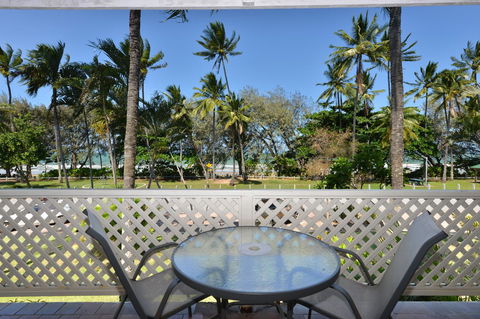 Seascape Holidays At Beachfront Terraces - Accommodation Sunshine Coast 2