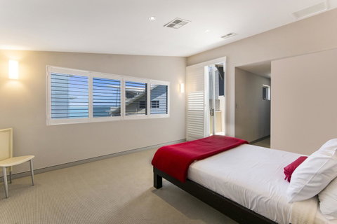 Redvue Holiday Apartments - Accommodation Sunshine Coast 21