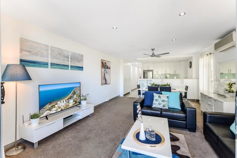 Redvue Holiday Apartments - Accommodation Sunshine Coast 2