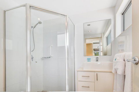 Redvue Holiday Apartments - Accommodation Sunshine Coast 7