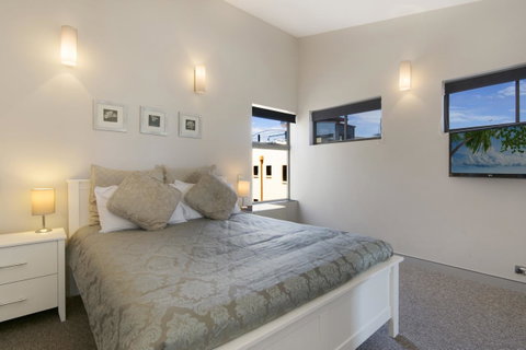 Redvue Holiday Apartments - Accommodation Sunshine Coast 32