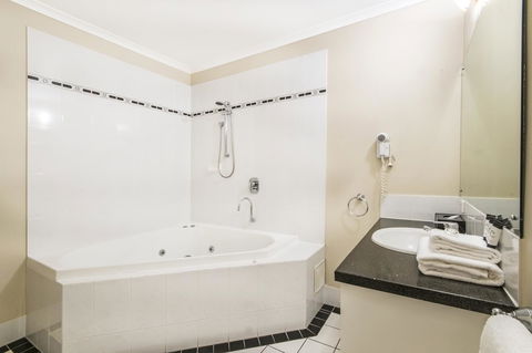 Regal Port Douglas - Accommodation Sunshine Coast 9