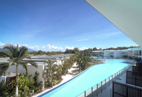 Pool Resort Port Douglas - Accommodation Sunshine Coast 11