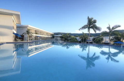 Pool Resort Port Douglas - Accommodation Sunshine Coast 1