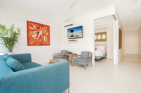 Pool Resort Port Douglas - Accommodation Sunshine Coast 32