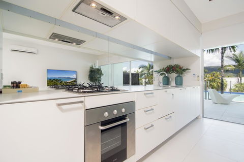 Pool Resort Port Douglas - Accommodation Sunshine Coast 8