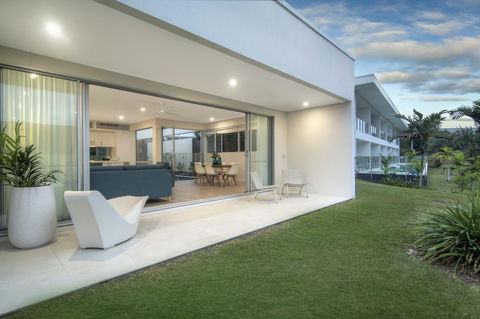 Pool Resort Port Douglas - Accommodation Sunshine Coast 41