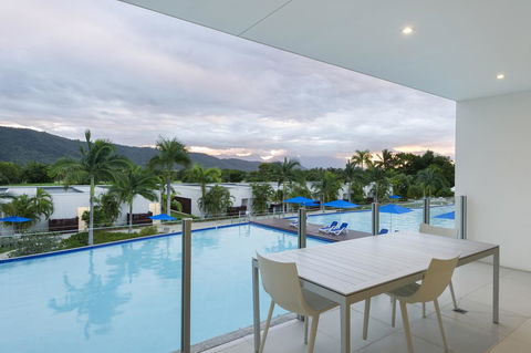 Pool Resort Port Douglas - Accommodation Sunshine Coast 18
