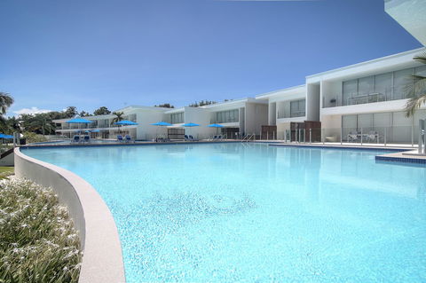 Pool Resort Port Douglas - Accommodation Sunshine Coast 3