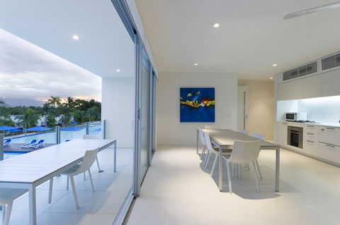 Pool Resort Port Douglas - Accommodation Sunshine Coast 16