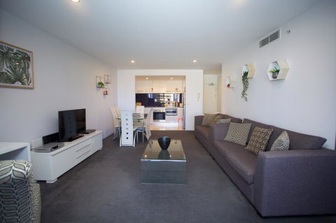 Circle Luxury Holidays - Accommodation Sunshine Coast 2