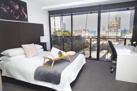 Circle Luxury Holidays - Accommodation Sunshine Coast 9