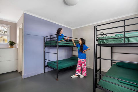 Backpackers In Paradise 18-35 Hostel - Accommodation Sunshine Coast 3