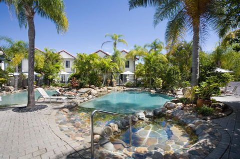 Skippers Cove Waterfront Resort - Accommodation Sunshine Coast 1