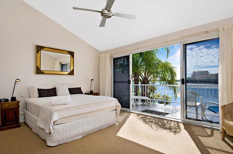 Skippers Cove Waterfront Resort - Accommodation Sunshine Coast 12