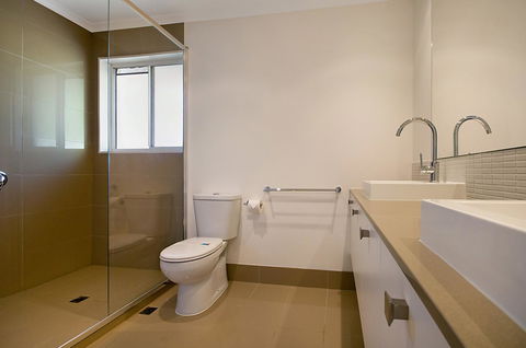 Skippers Cove Waterfront Resort - Accommodation Sunshine Coast 9